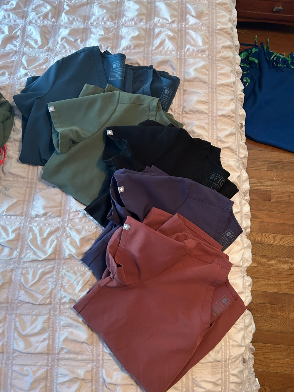 Figs Women's Scrub Tops - size Xs